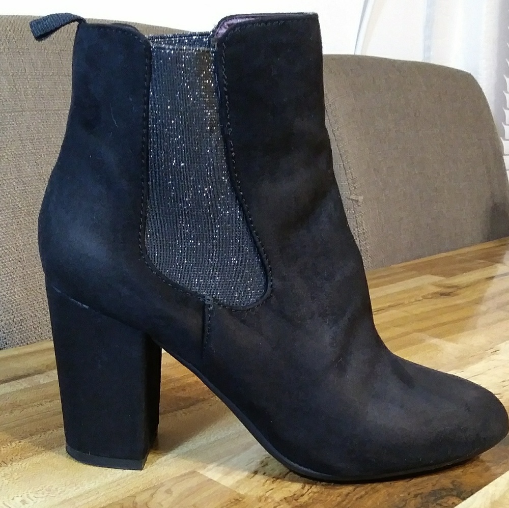 Sold *Classice boots - Picture 2 of 3